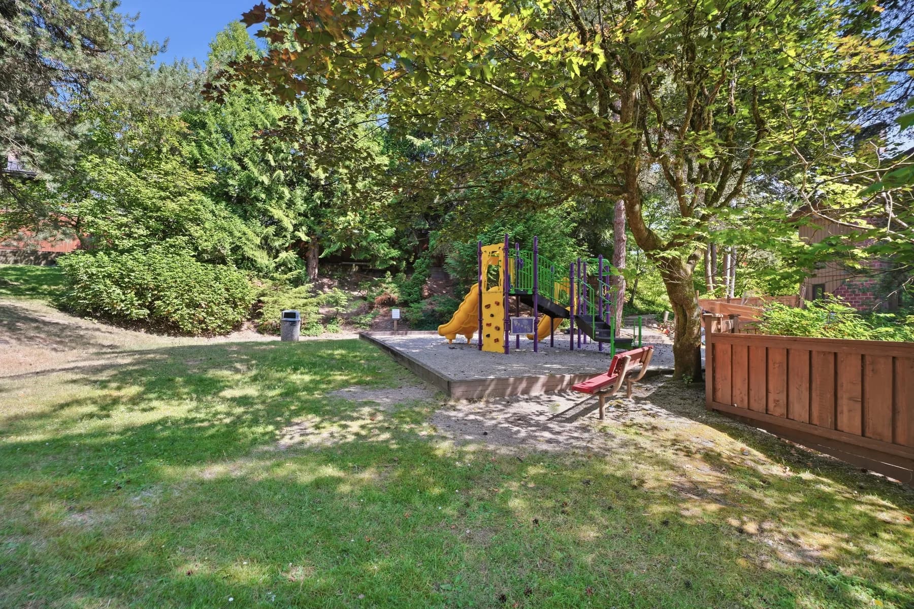 Centaurus Circle, Burnaby, frame 13