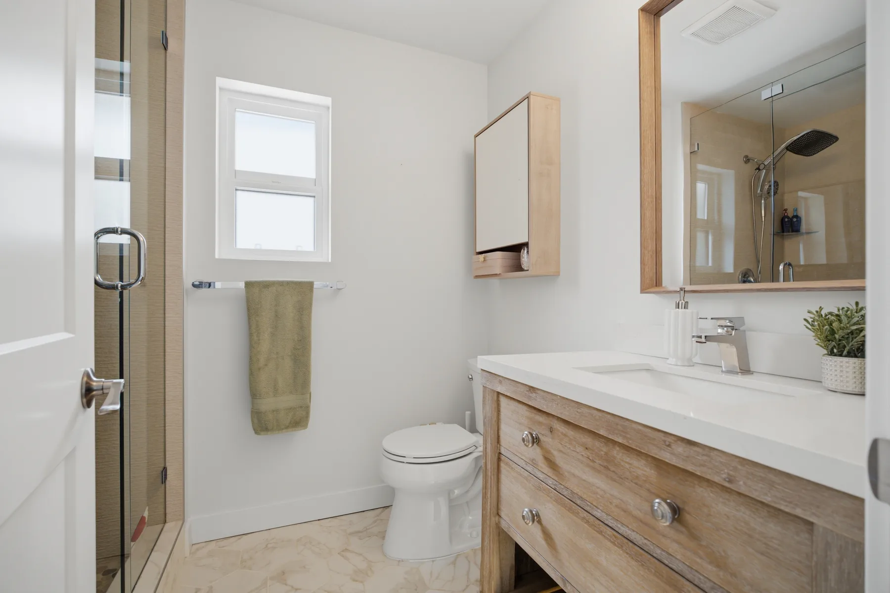 Grosvenor Place, Abbotsford, frame 13