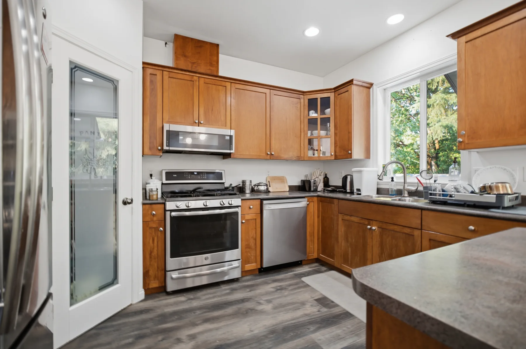Hollister Place, Mission, frame 7