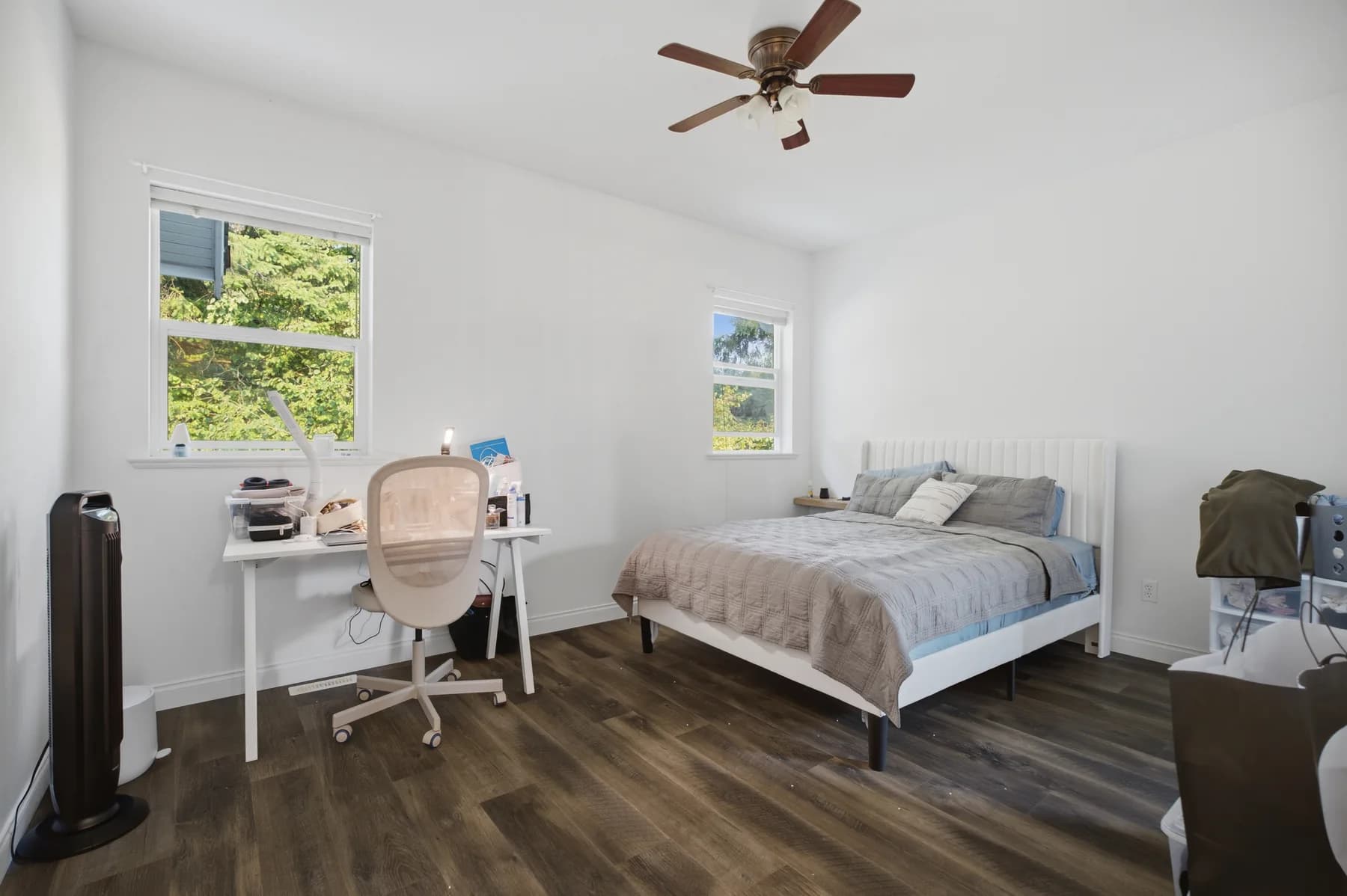 Hollister Place, Mission, frame 9