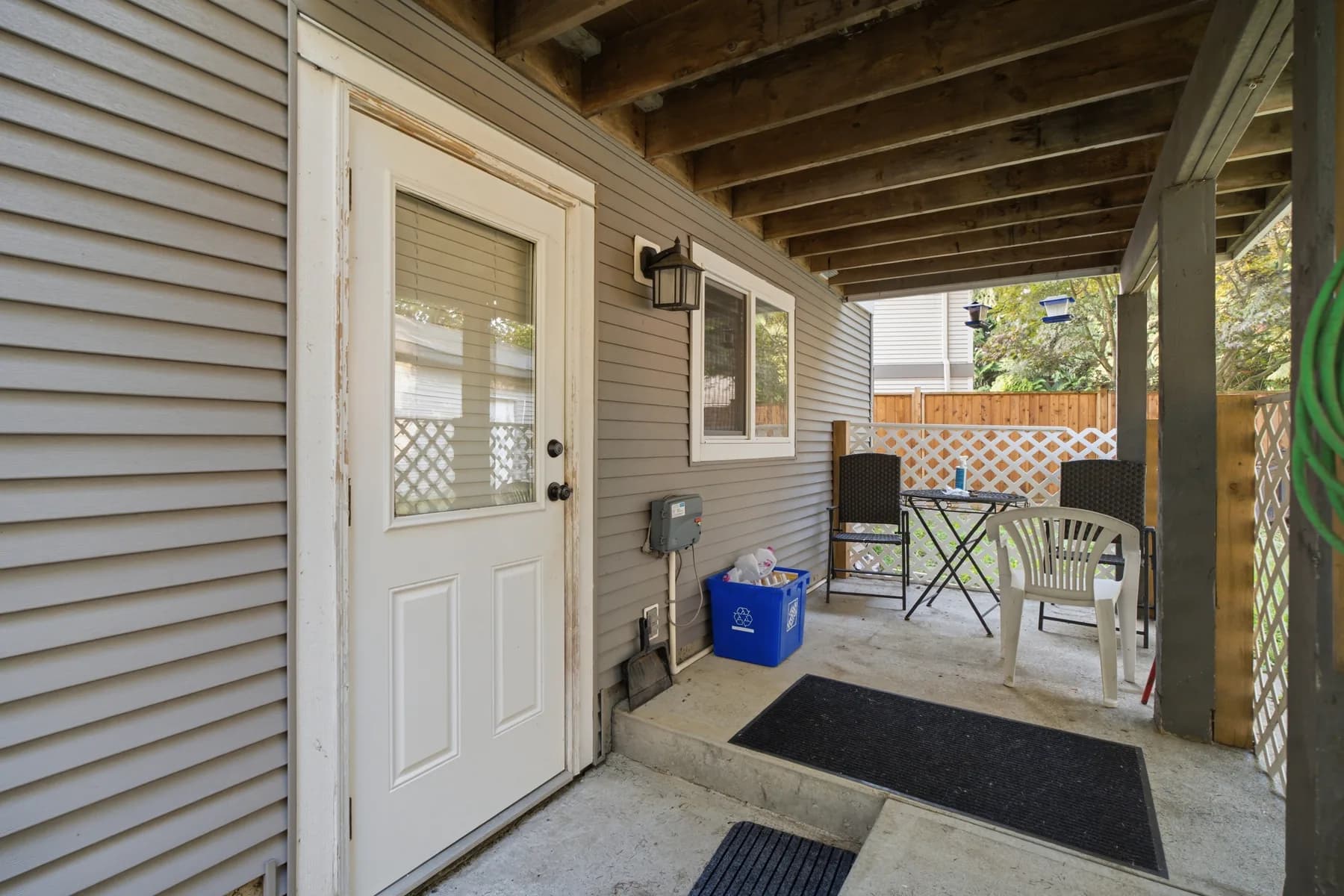 Hollister Place, Mission, frame 14