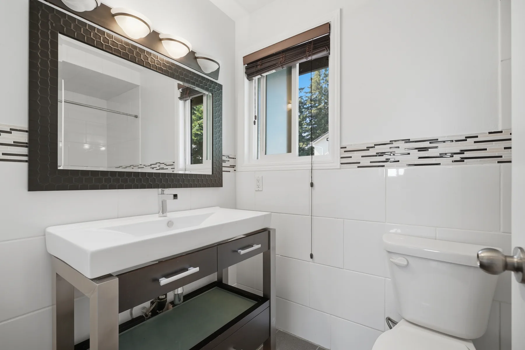 Marshall Road, Abbotsford, frame 9