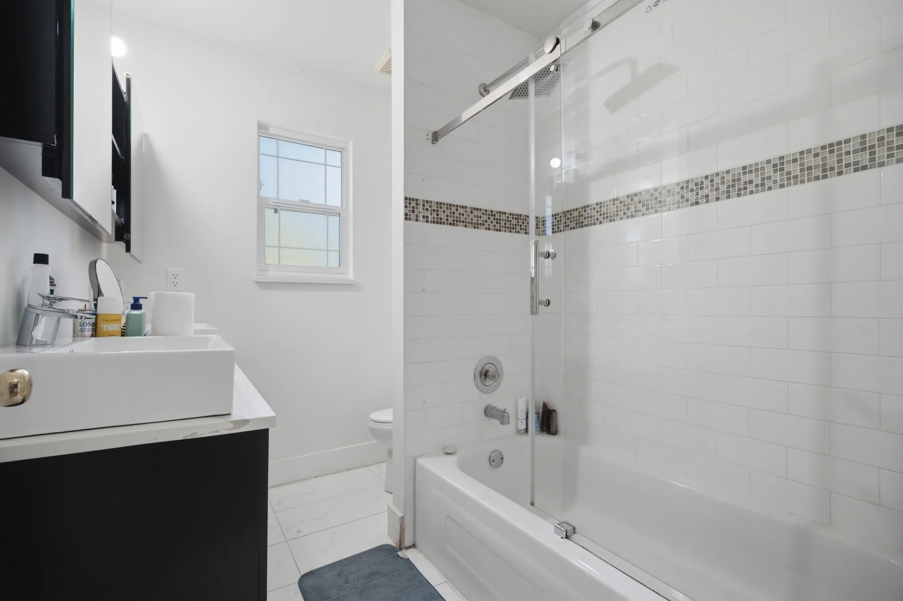 Miller Crescent, Mission, frame 12
