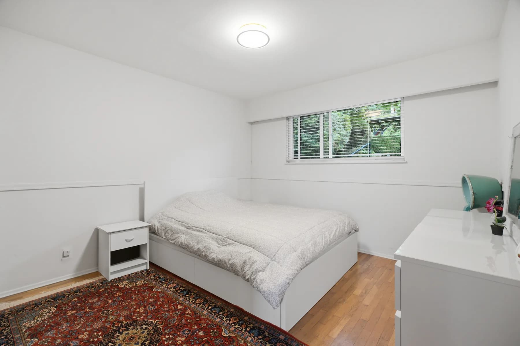 Pinecrest Avenue, Coquitlam, frame 8